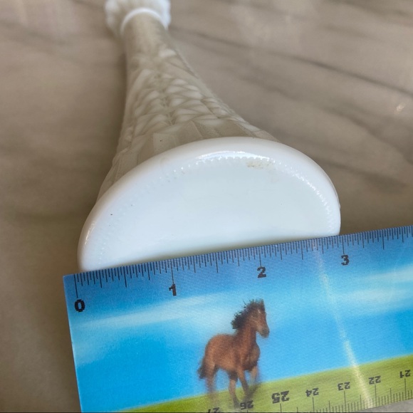 VINTAGE • Milkglass Tall Cottagecore Bud Vase Flower Vessel Milk Glass Romantic - Picture 5 of 7